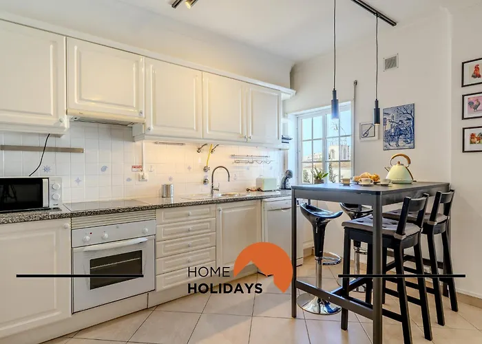 #056 Old Post Office By Holidays